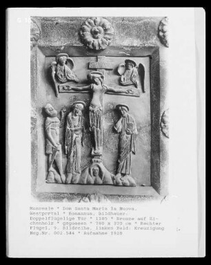 Bronzetür des Westportals — Kreuzigung
