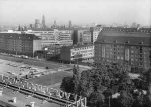 Dresden. Blick vom Haus "Maschinelles Rechnen" nach Nordosten auf die Wallstraße mit Kinderkaufhaus und Gaststätte "Wallterrasse"