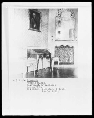 Neues Schloss — Zimmer
