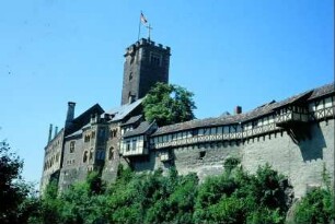 Wartburg von NO mit Elisabethgang (Fachwerk) und Bergfried