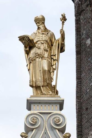 Brügger Freiamt & Brugse Vrije — Hauptfassade — Statue