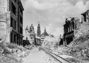 Schloßstraße : Dresden, Trümmerbahn
