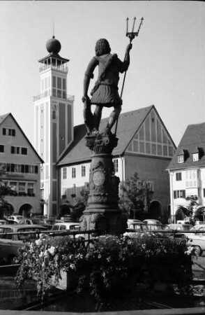 Freudenstadt: Neptunbrunnen mit Rathausturm