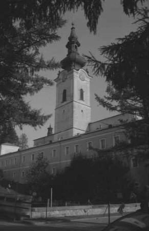 Aigen: Stift von außen