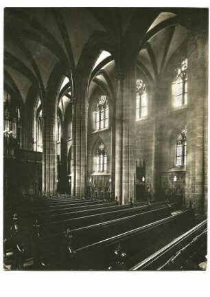 Stiftskirche, Inneres, Seitenschiff. Vergl. 42-46