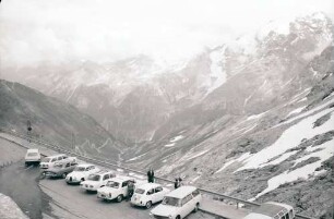 Stilfser Joch: Parkplatz am Rande der Passstraße, von oben