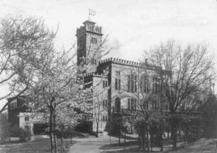Cossebaude (Dresden-Cossebaude), Am Osterberg 1. Restaurant und Hotel "Osterberg" (um 1890). Eingangsseite
