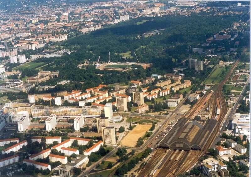 Dresden Prager Strasse Und Hauptbahnhof Gegen Rudolf Harbig