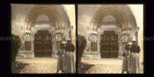 Gotisches Portal am Benediktinen-Frauenstift Nonnberg, Salzburg