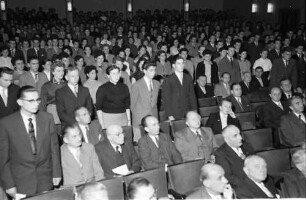 Freiburg: Kurbeltheater; Freisprechungsfeier 1954; freigesprochene Lehrlinge