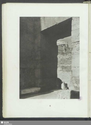 Eingang zum Odeion des Herodes-Atticus