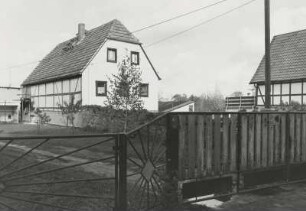 Mobschatz, Wohnstallhaus : Mobschatz (Kreis Meißen-Radebeul), Wohnstallhaus, Dorfplatz 4, 1817, Straßenansicht
