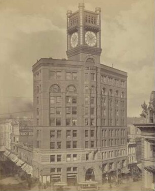 San Francisco: The "New Chronicle" Building : Market and Kearny Street corner