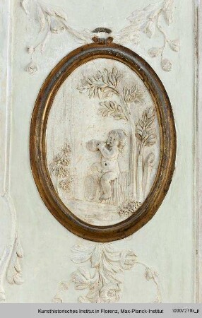 Stuckreliefs mit Puttendarstellungen : Weintrinkender Putto