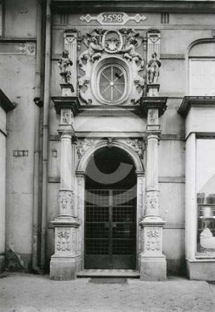 Portal von Bürgerhaus Heilig-Geist-Strasse 18 in Elbing