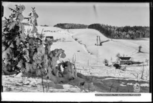 Schellerhau im Erzgebirge mit Schnee, Sprungschanze