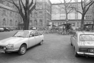 Markgrafengymnasium. Unbefriedigende Raumverhältnisse im Pausenhof