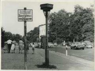 Zonengrenze an der Königsstraße in Berlin-Wannsee