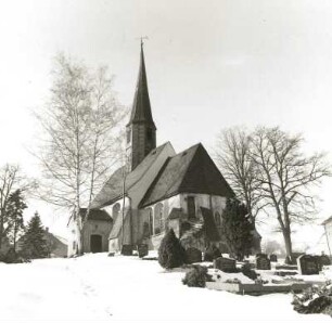 Gornau/Erzgebirge-Dittmannsdorf. Dorfkirche (17. Jahrhundert). Ansicht von Südosten
