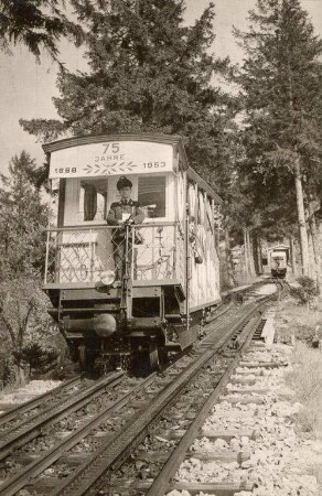 Postkartenalbum mit Motiven von Durlach. "Karlsruhe-Durlach Turmbergbahn"