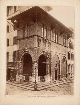 Loggia del Bigallo, Florenz: Eckansicht mit Arkade