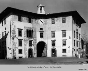 Piazza dei Cavalieri, Pisa