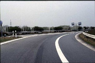Ausfahrt aus Kreisel Südost (Mannheim Richtung Kaiserslautern) zu Nebenfahrbahn Ost (Heilbronn Richtung Kaiserslautern)