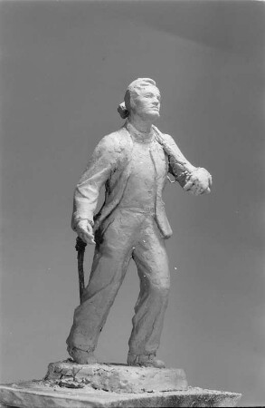 Männliche Statuette (Arbeiter?) : Männliche Statuette (Arbeiter?). Ton (vor 1962; H. Schwager)
