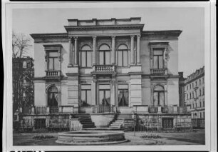 Dresden-Seevorstadt, Mosczinskystraße 10. Villa Opitz (1873-1874; H. A. Richter; 1945 zerstört). Straßenfront Beuststraße