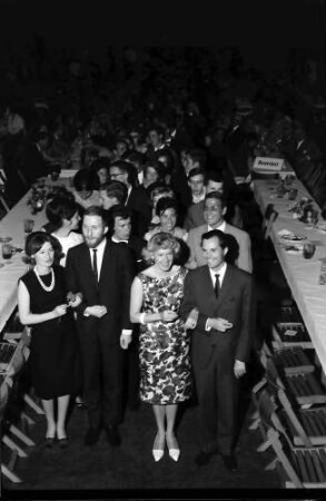 15. Tagung 1965 Physiker: Polonaise angeführt von Frau Steurer und Rudolf L. Mößbauer