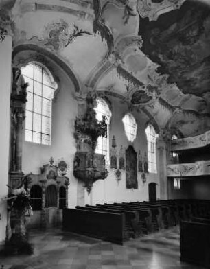 Meitingen-Herbertshofen. Katholische Pfarrkirche Sankt Clemens (1754/1755). Inneres mit Kanzel