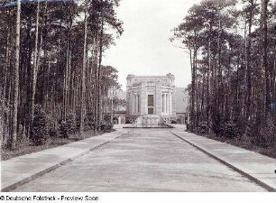 Dresden-Tolkewitz, Wehlener Straße 15. Krematorium (1909/1911; F. Schumacher). Eingangsfront