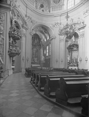 Servitenkirche Mariä Verkündigung — Kirchenschiff