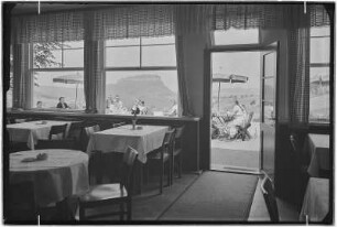 Ferienheim Terrassenhof, Pfaffendorf. Speiseraum mit Zugang zur Terrasse