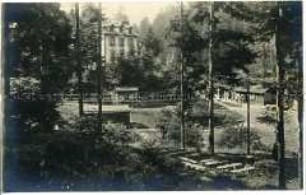 Soldatenunterkünfte in einem Park