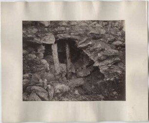 "Einzelausgrabung. Nahe der Spitze des Tempels Mounds.."