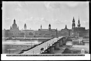 Dresden, Augustusbrücke mit Frauenkirche, Katholischer Hofkirche, Residenzschloss und Georgentor