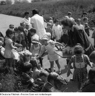 Tag des Kindes Kindergarten Rosa Menzer Friedensfahrt?
