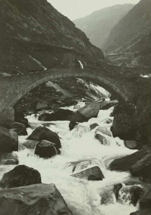 Schweiz, Reuß, Teufelsbrücke bei Schöllenen