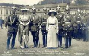 Kronprinzessin Cecilie, Prinz und Prinzessin Eitel Friedrich mit Adjutanten und Offizieren