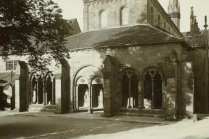 Maulbronn. Ehemaliges Kloster Maulbronn (Zisterzienserabtei). Klosterkirche (1147/1187, 1401/1450 Umbau). Eingang und Westarkaden des Paradieses