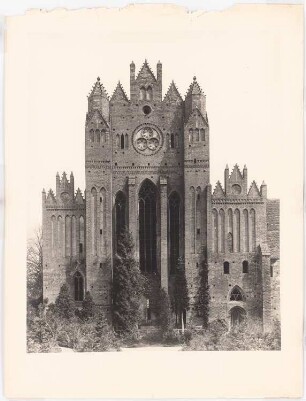 Kloster Chorin: Westfront der Kirchenruine