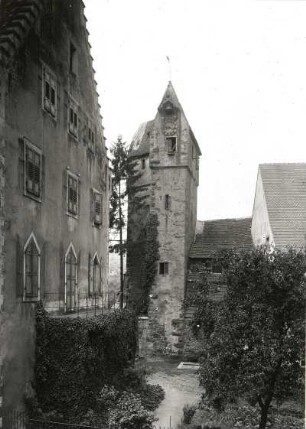 Eberbach, Schloss : Eberbach Rhein-Neckar-Kreis. Schloss (1001/1100). Teilansicht mit Bergfried
