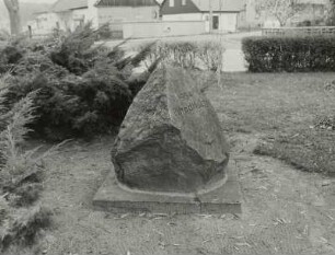 Gedenkstein zum 950-jährigen Ortsbestehen