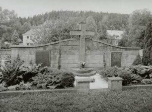 Wandgrabmal der Familie Paul Uhlig