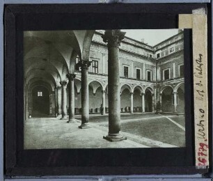 Urbino, Palazzo Ducale : Hof