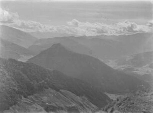 Talblick : Blick in ein Bergtal