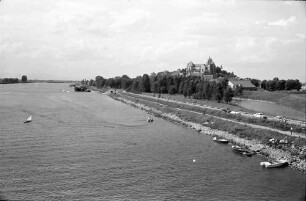 Breisach: Von der Brücke, Rheinufer mit Münster