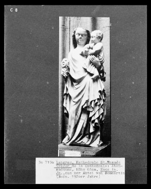 Stehende Madonna