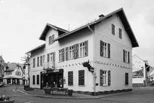 Alte Apotheke (Wohn- und Geschäftshaus); Oberursel, Vorstadt 37